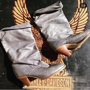 Slouch silver tipped grey Cowboy boots.